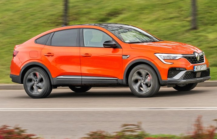 Renault Arkana E-Tech 145 R.S. Line wyświetlacz centralny