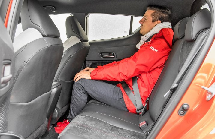 Toyota C-HR 2.0 Hybrid Dynamic Force e-CVT GR Sport kanapa