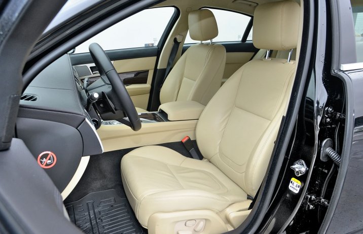 Jaguar XF (X250) fotele