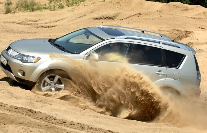 Mitsubishi Outlander II w terenie