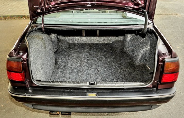 Opel Senator B bagażnik