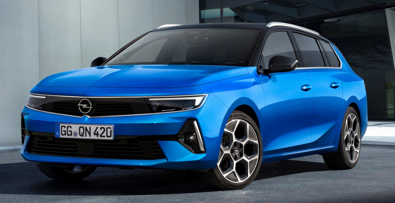 Opel Astra Sports Tourer przód