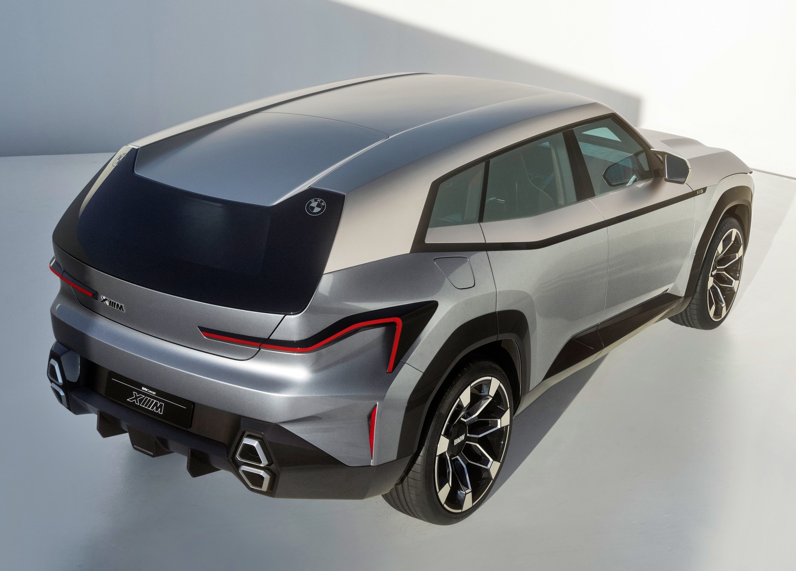 BMW Concept XM tył
