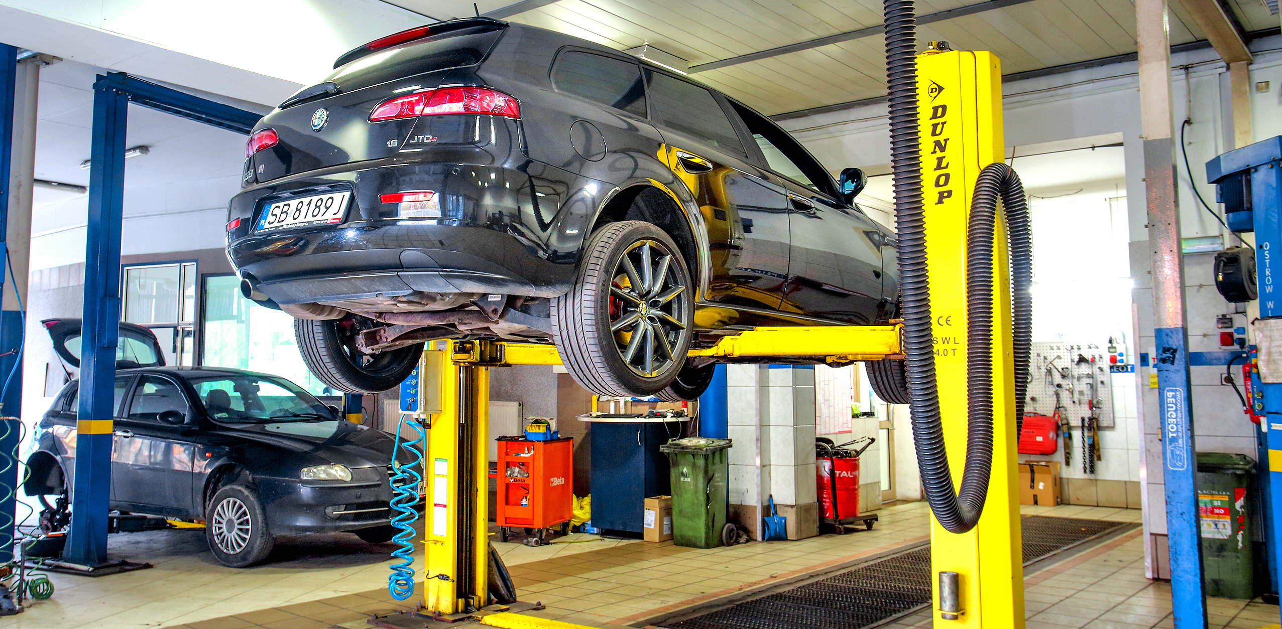 alfa romeo 159 na podnośniku serwisowym