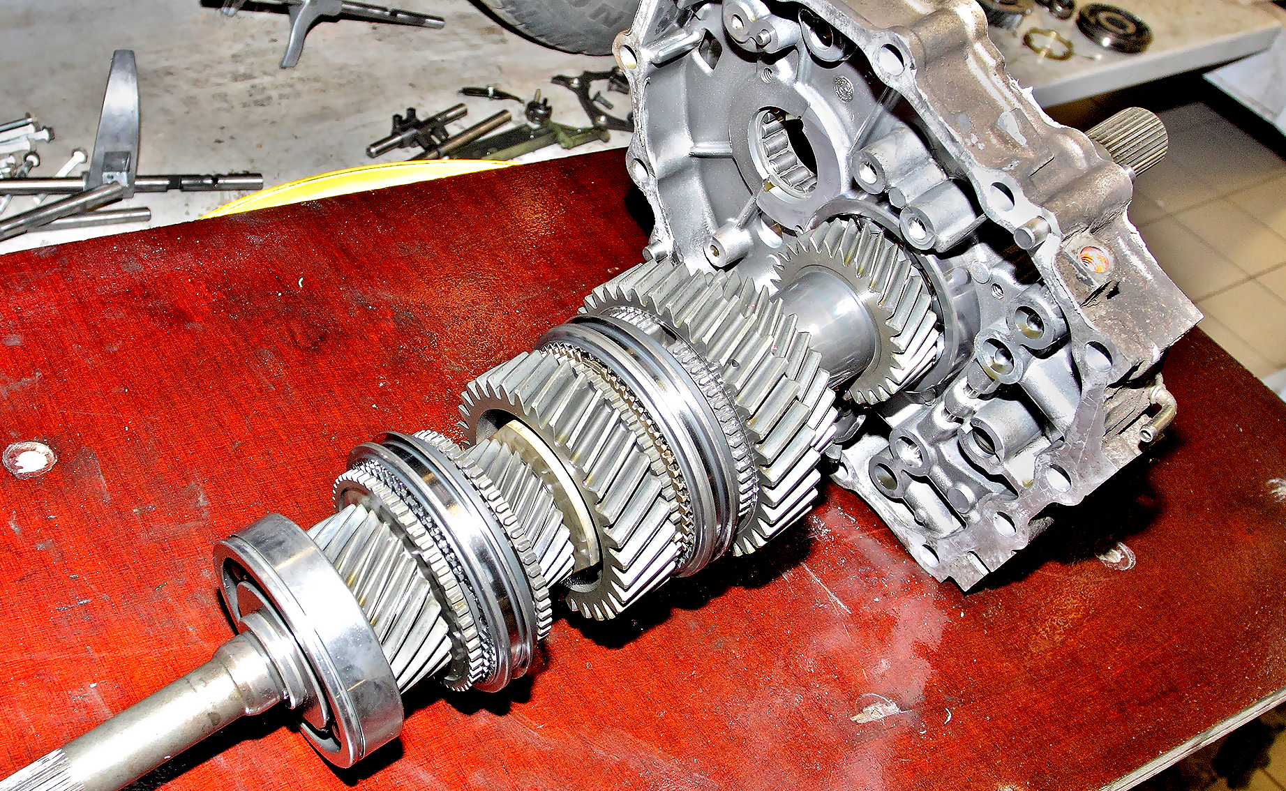 Rozebrana skrzynia biegów