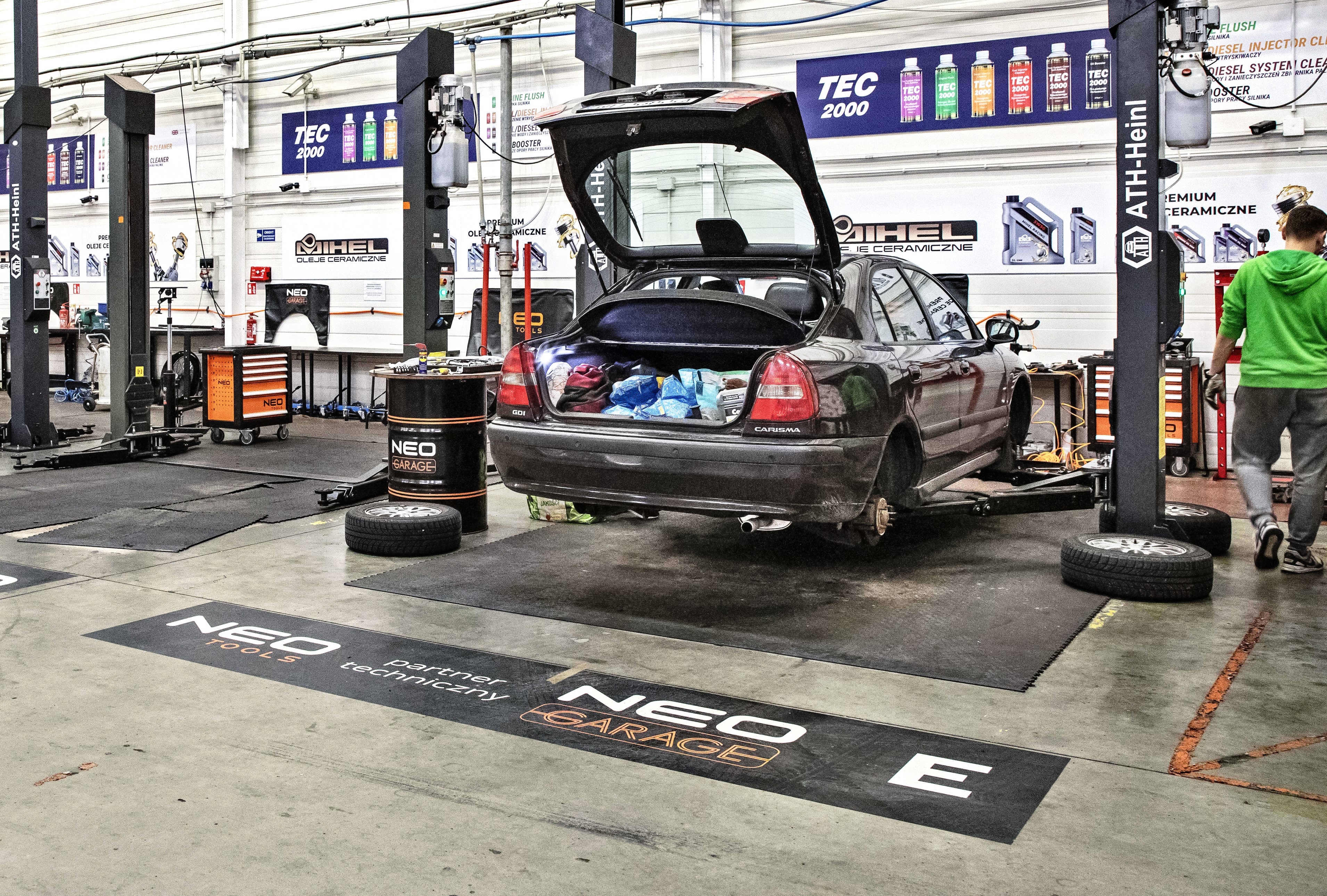 Auto w warsztacie samoobsługowym