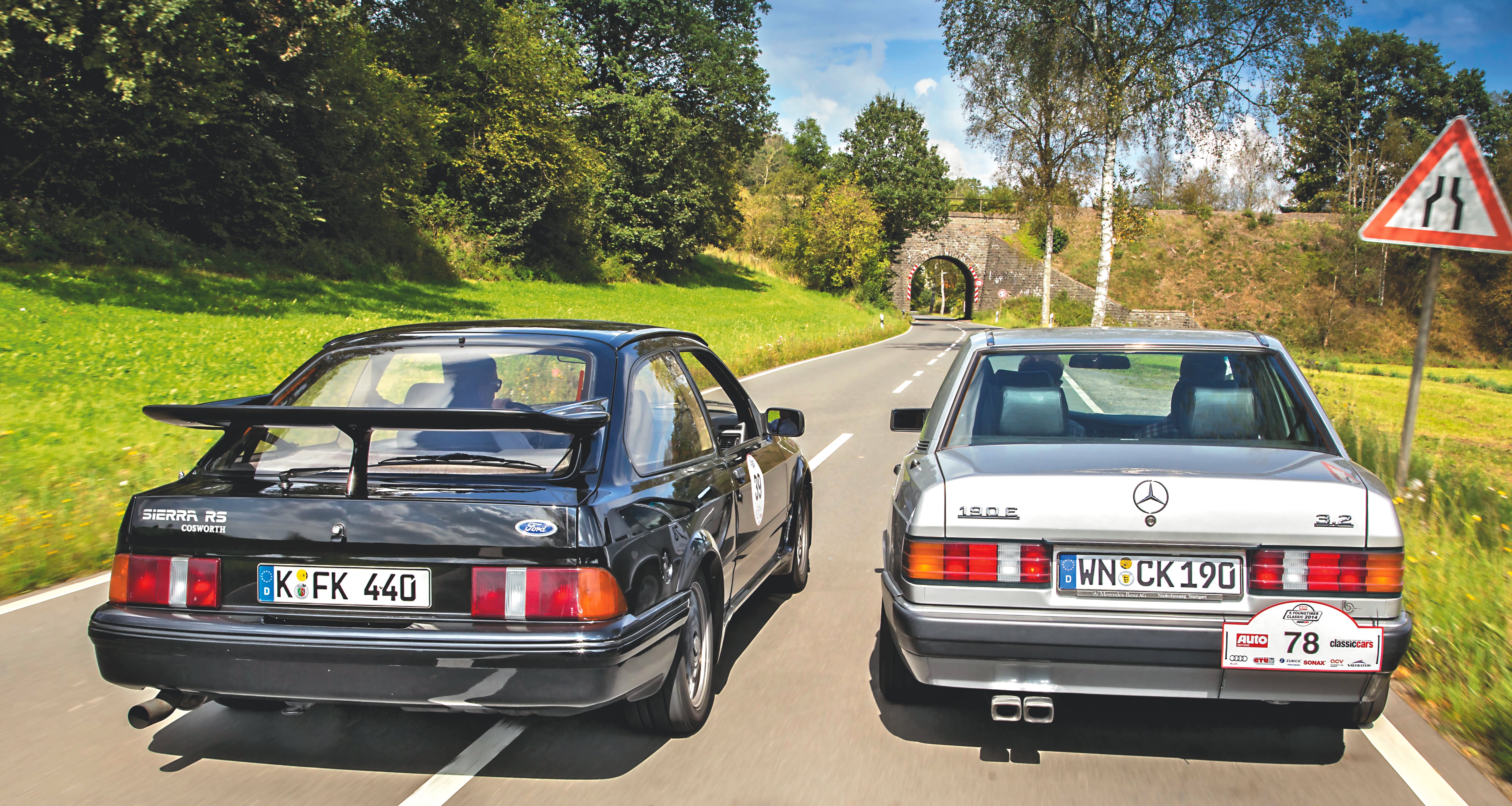 Ford Sierra RS Cosworth i Mercedes 190 E 3.2 AMG w ruchu tyły