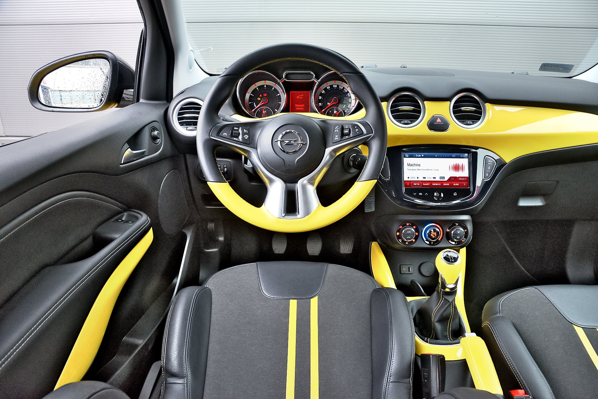 Opel Adam deska rozdzielcza