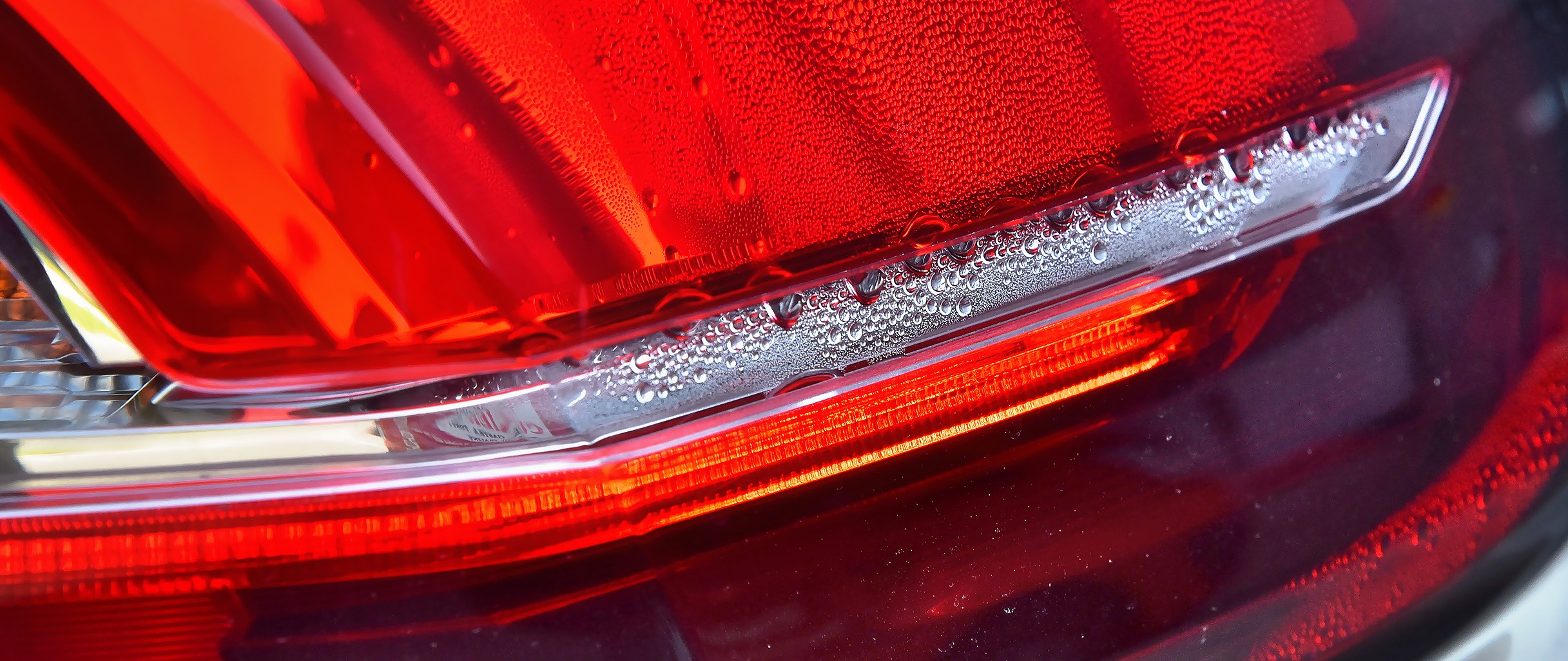 Nieszczelne obudowy lamp