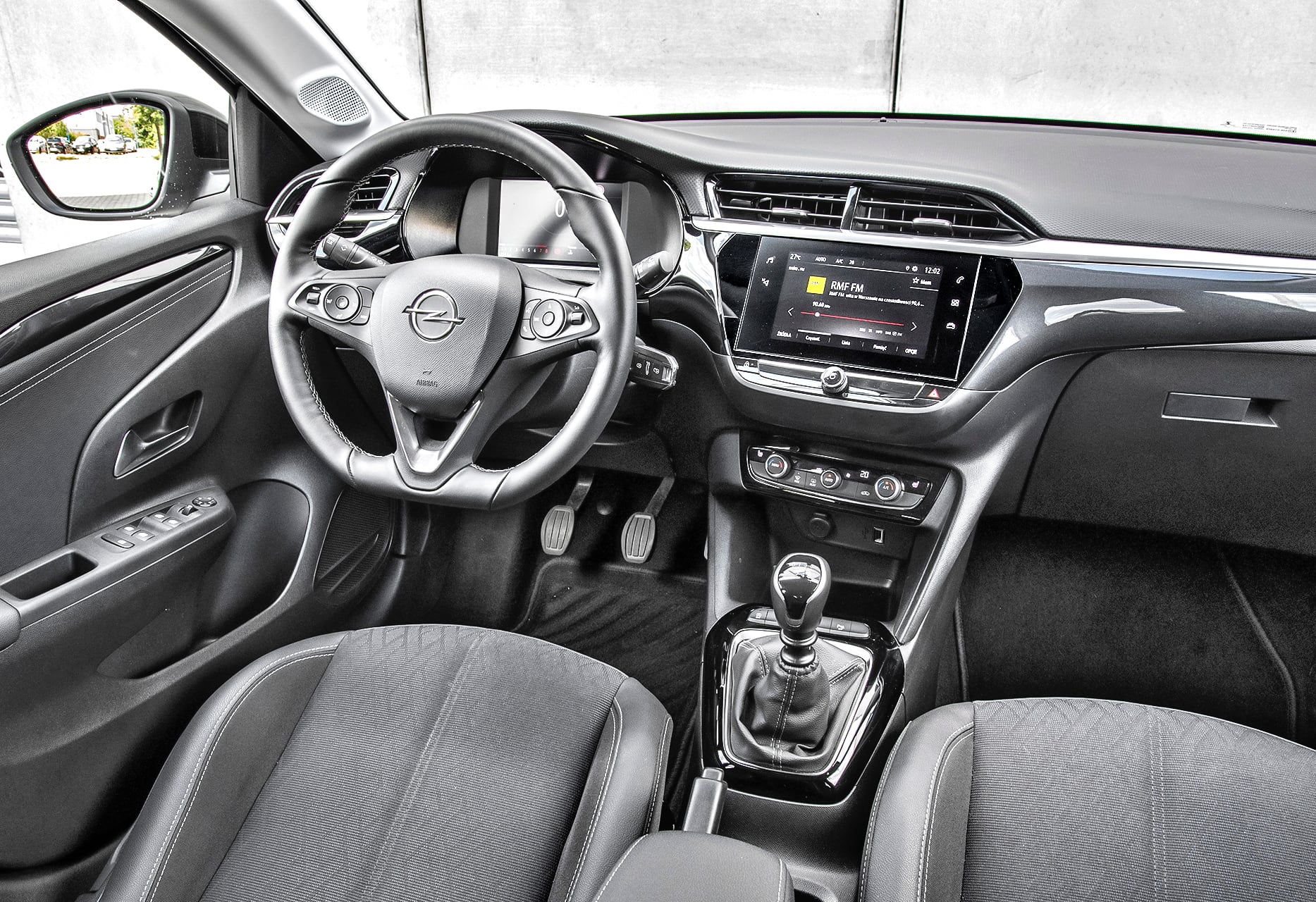 Opel Corsa 1.2 Turbo Elegance deska rozdzielcza