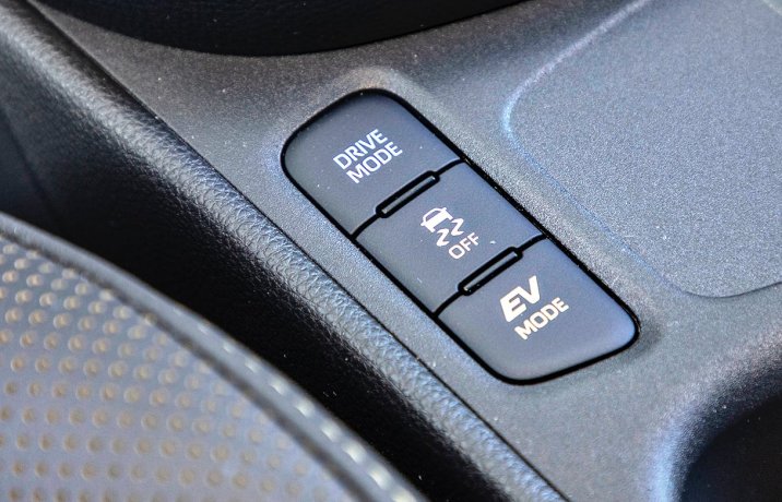 Toyota Yaris Cross 1.5 Hybrid FWD Premiere Edition – tryby jazdy