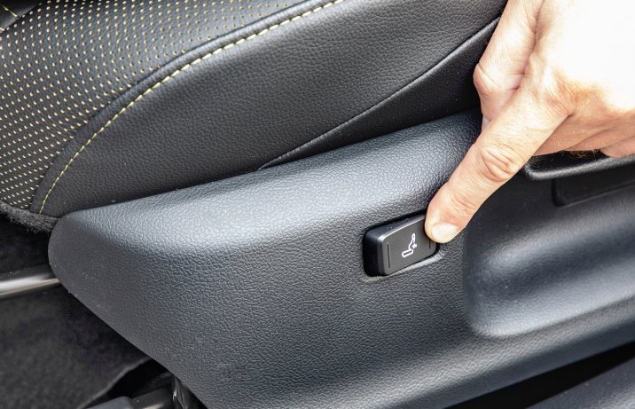 Toyota Yaris Cross 1.5 Hybrid FWD Premiere Edition – regulacja lędźwiowa