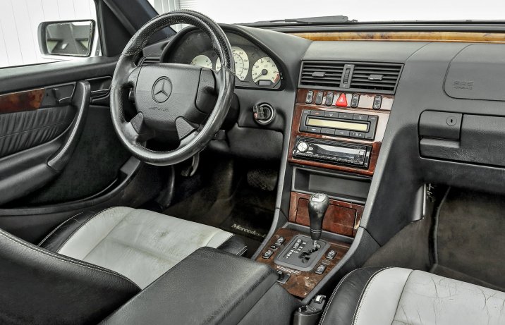 Mercedes klasy C W202 AMG – deska rozdzielcza