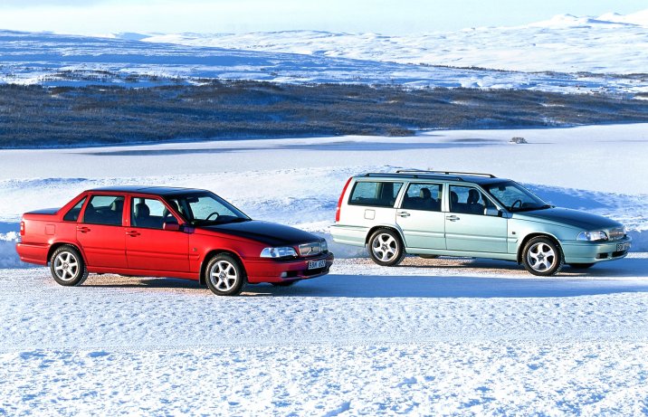 Volvo S70 i V70 boki na śniegu