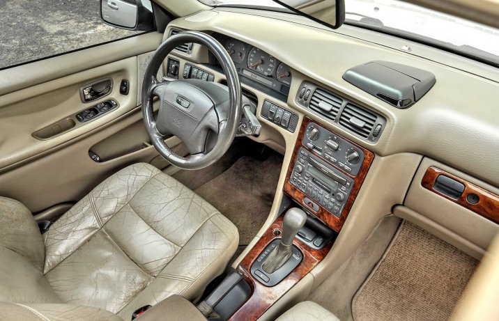 Volvo V70 XC P80 deska rozdzielcza