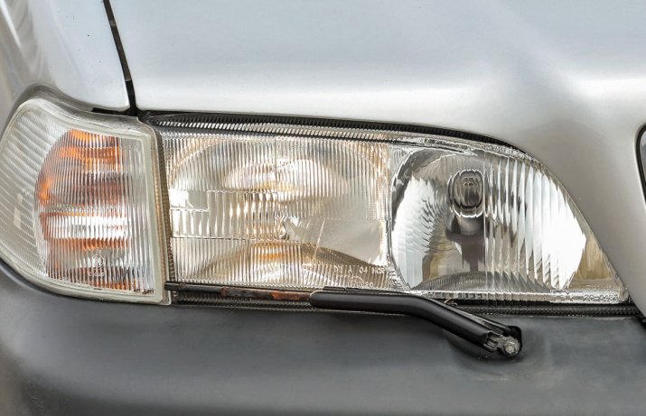 Volvo V70 XC P80 reflektor z wycieraczką