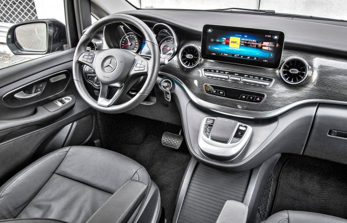 Mercedes V 250 d Avantgarde deska rozdzielcza