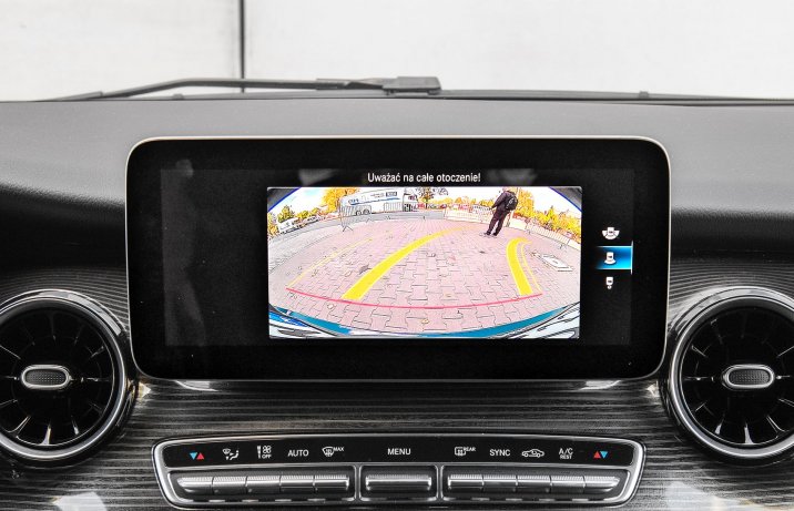 Mercedes V 250 d Avantgarde widok z kamery cofania