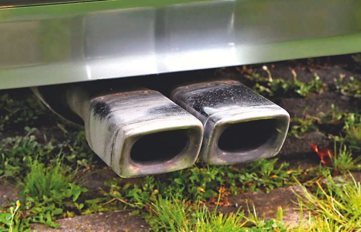 Mercedes 190 E 3.2 AMG końcówki wydechu