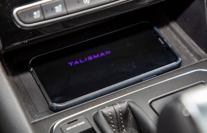 Renault Talisman Grandtour – ładowarka indukcyjna