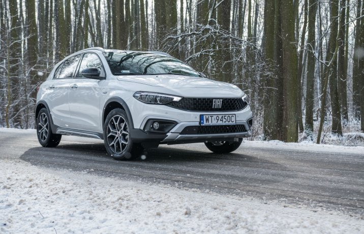 Fiat Tipo Cross – przód i bok