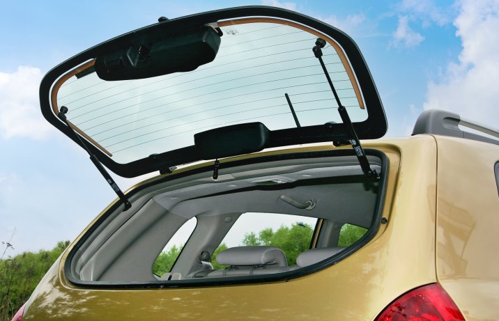 Używana Kia Sportage II (JE) przełączniki (światła, ESP, 4WD Lock)