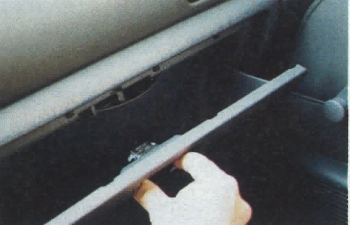 Polonez Kombi GSI 1.6 – schowek i roleta