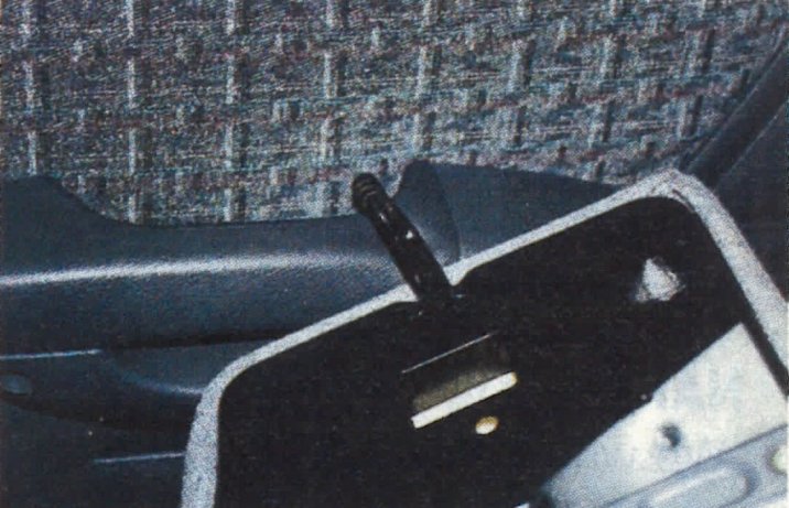 Polonez Kombi GSI 1.6 – brzeg oparcia i podłokietnik