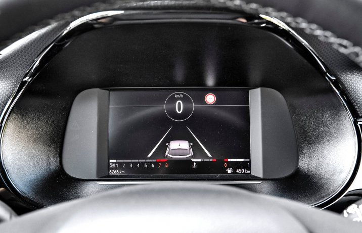 Opel Corsa 1.2 Turbo Elegance – wskaźniki cyfrowe