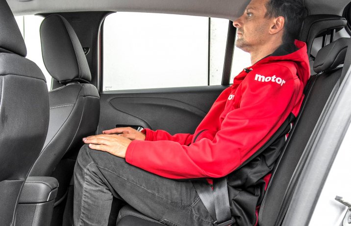 Opel Corsa 1.2 Turbo Elegance – kanapa