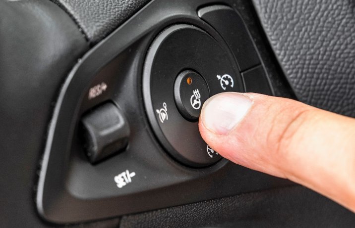 Opel Corsa 1.2 Turbo Elegance – ogrzewanie kierownicy