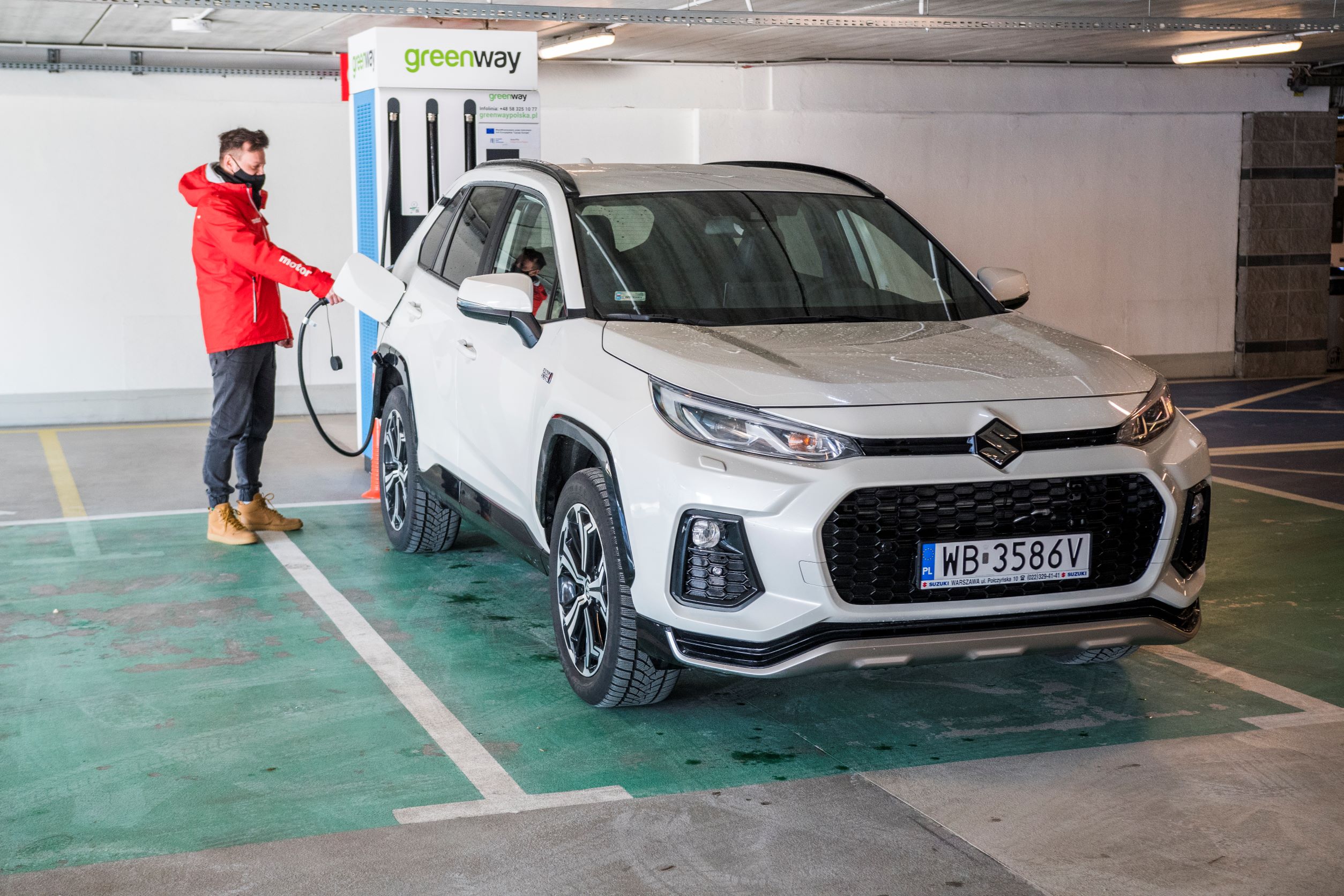 KSZ_SUZUKI_ACROSS_ELEGANCE_CHARGING_012