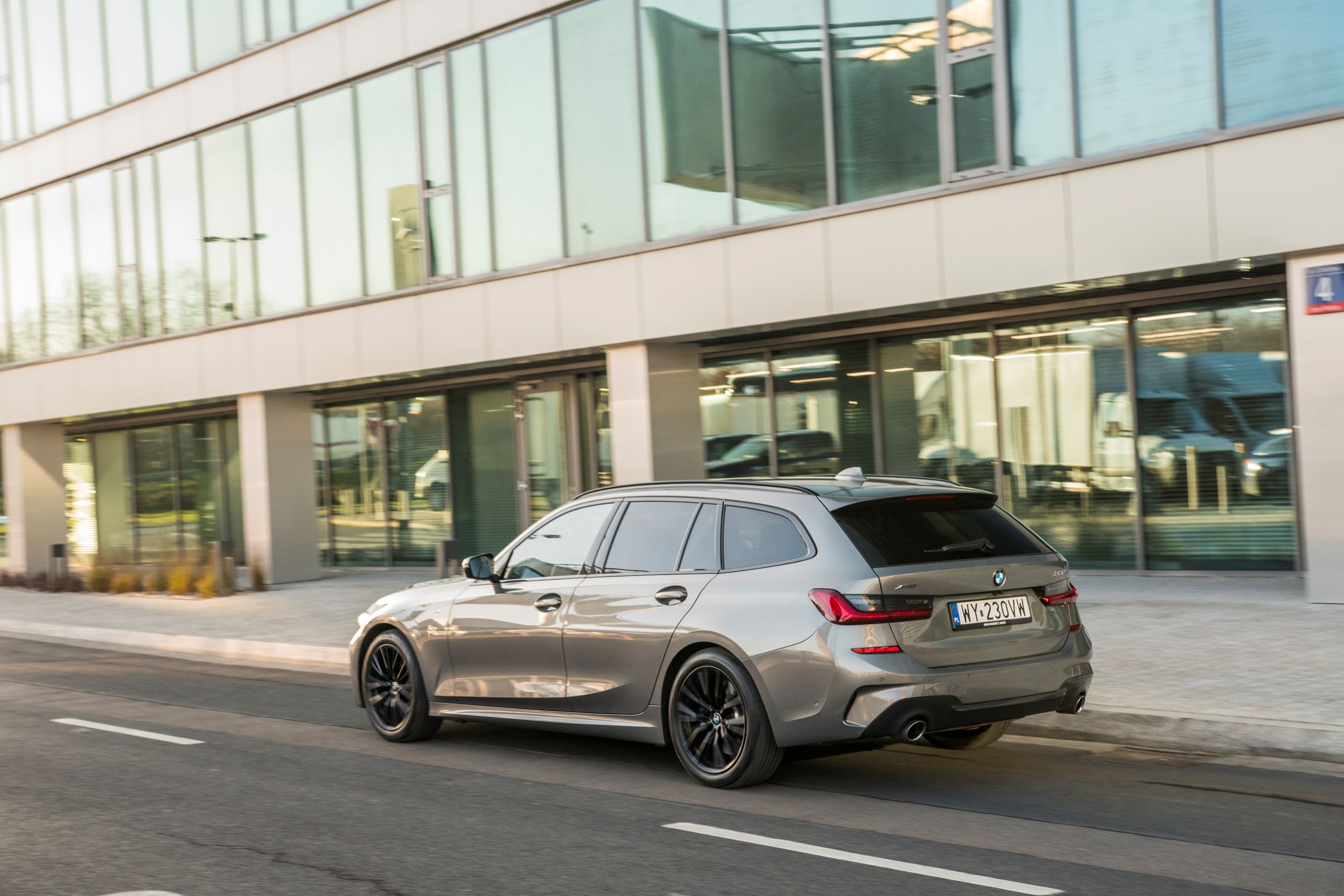 KSZ_BMW_G21_330i_TOURING_DYNAMIKA_022