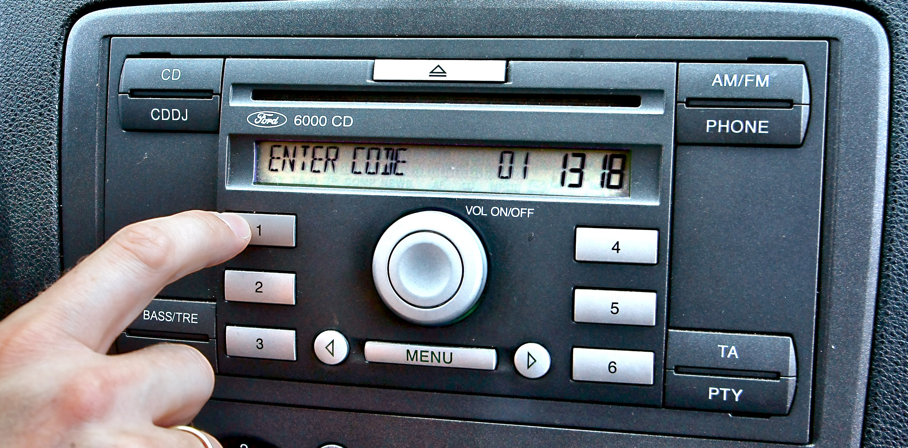 wpiywanie kodu do radia