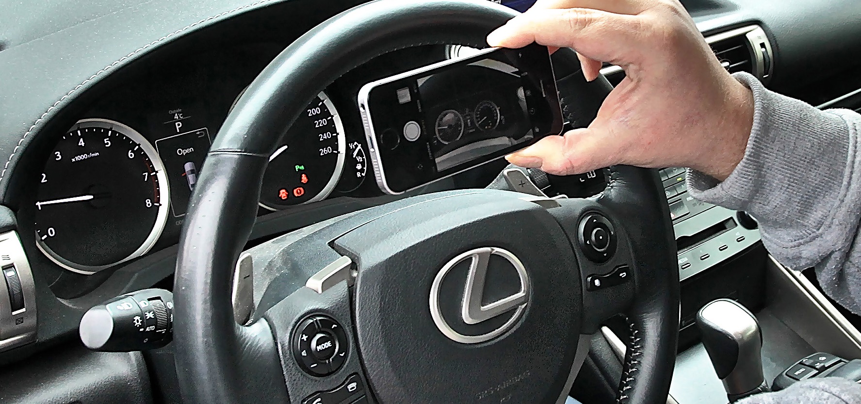 robienie zdjęcia zestawu zegarów