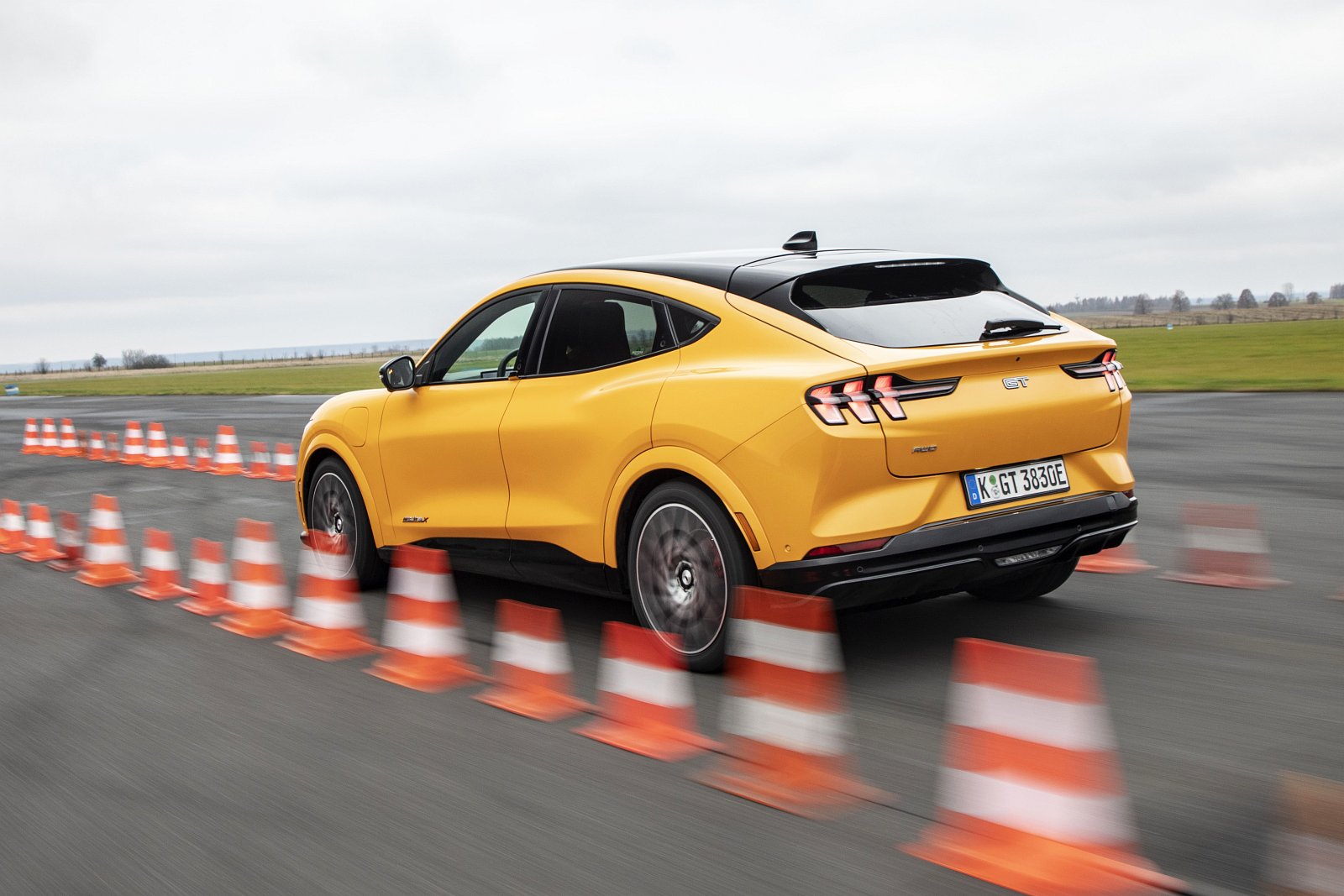 Ford Mustang Mach-E tył