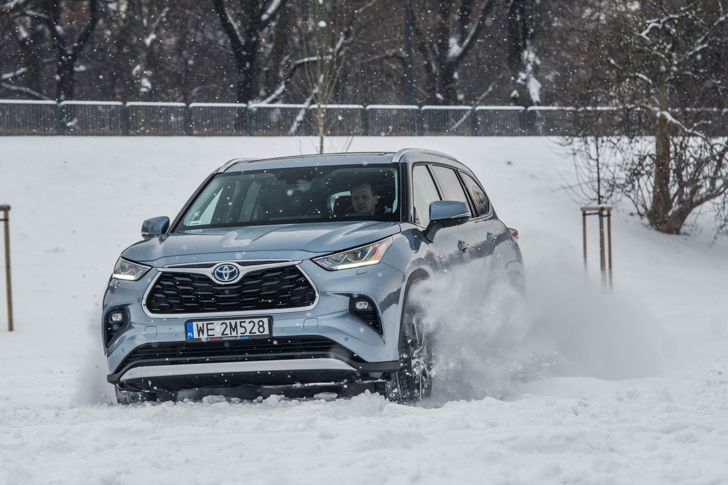 KSZ_TOYOTA_HIGHLANDER_IV_EXECUTIVE_DYNAMIKA_002