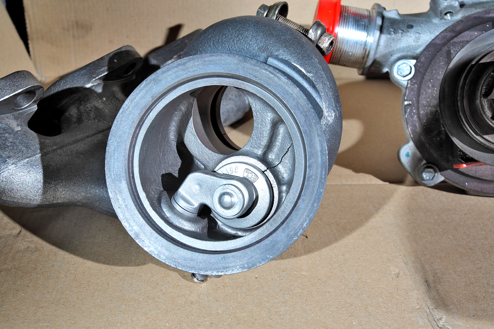 Pekniety korpus turbo