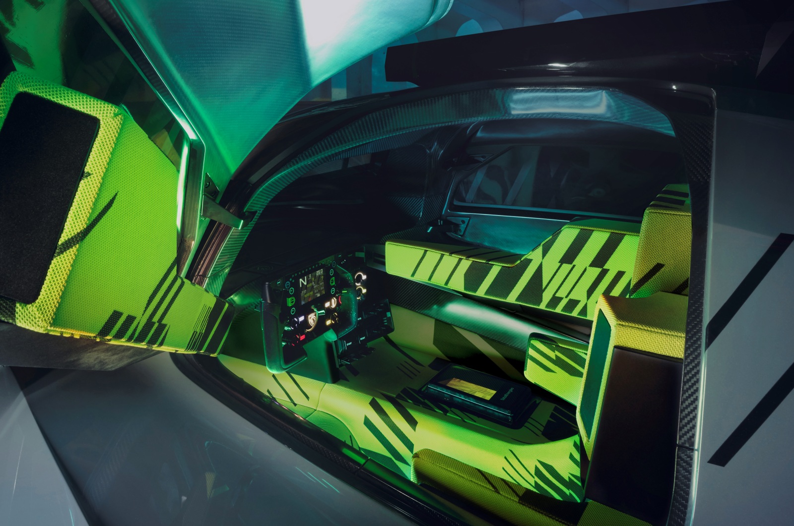 Peugeot 9X8 wnętrze