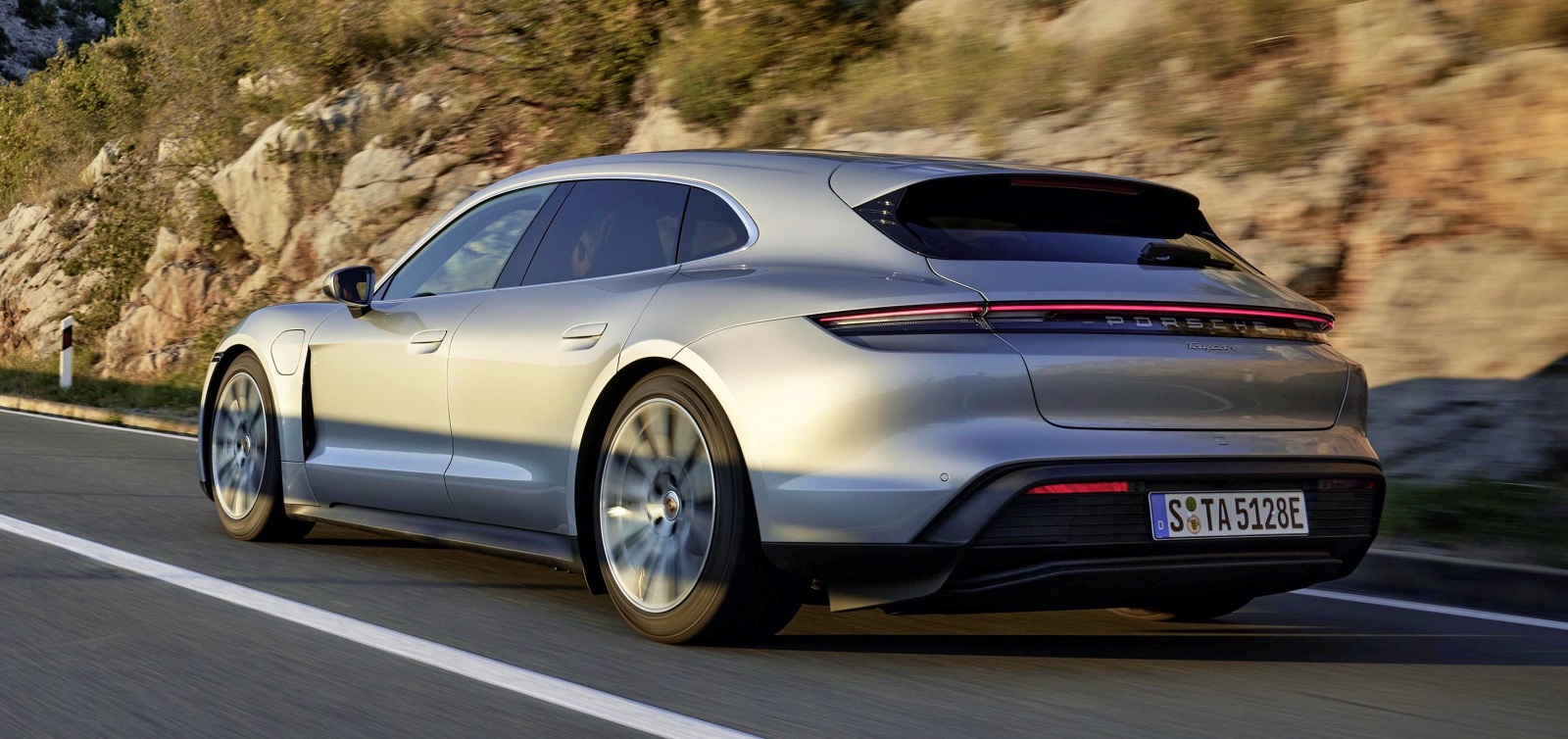 Porsche Taycan Sport Turismo tył