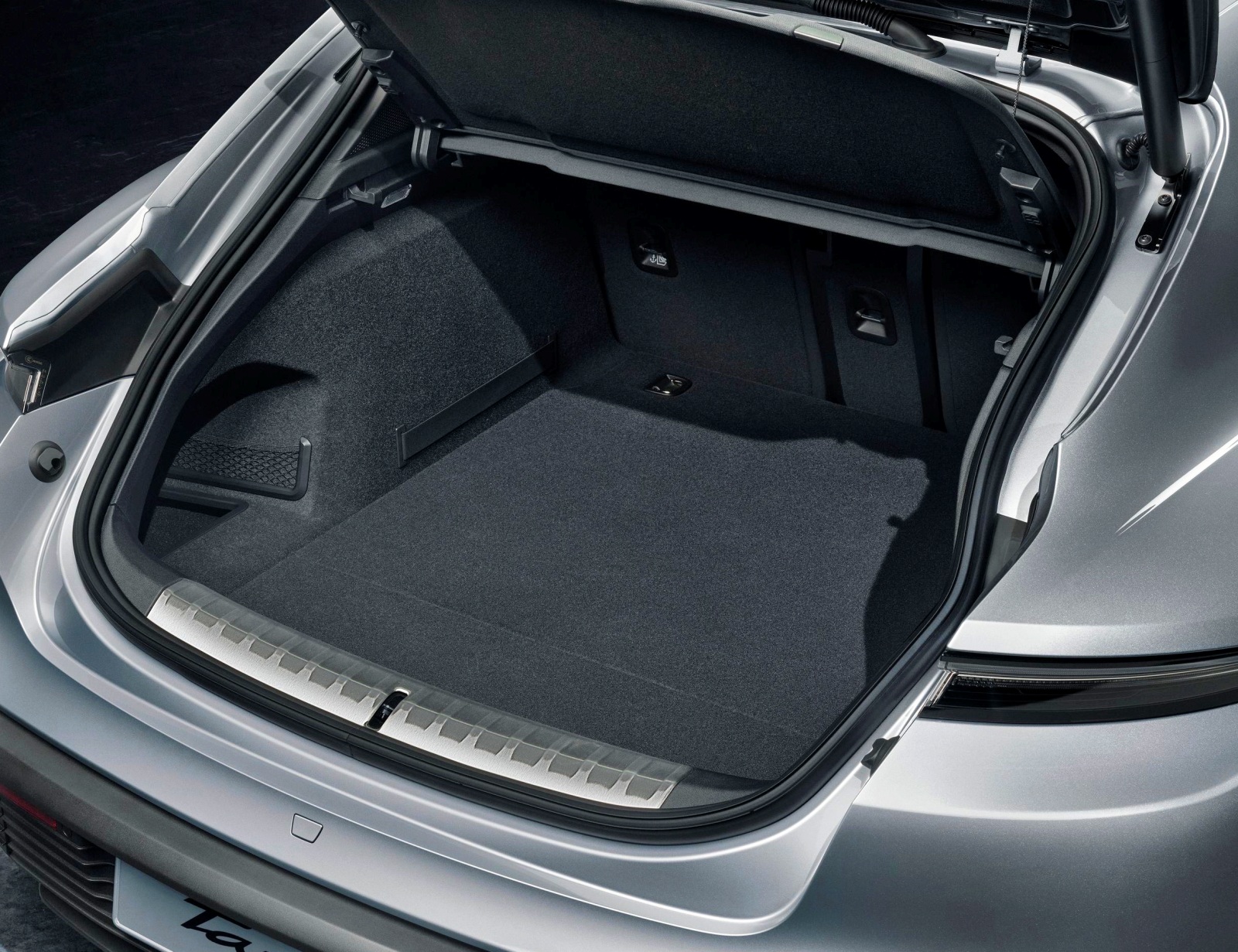Porsche Taycan Sport Turismo bagażnik