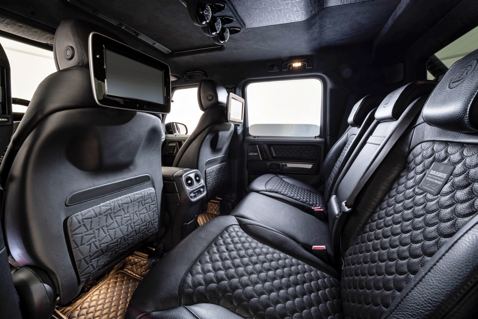  Brabus 800 Adventure XLP Superblack kanapa