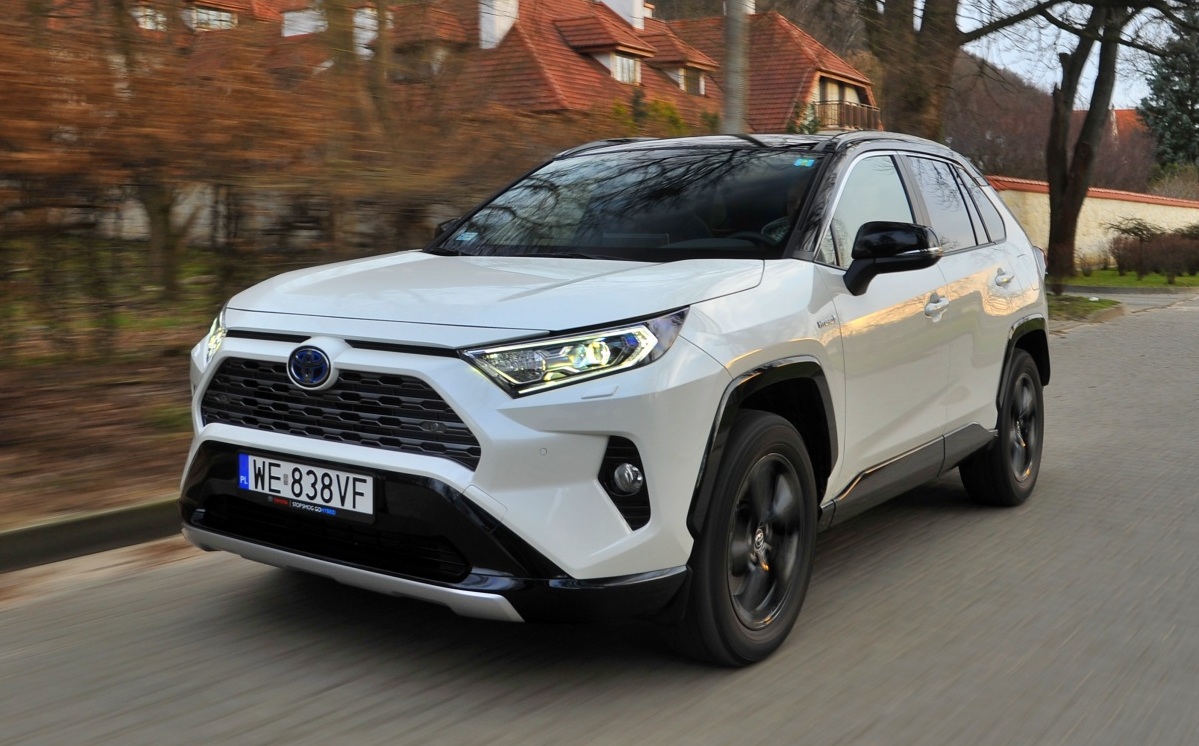 Toyota RAV4 przód