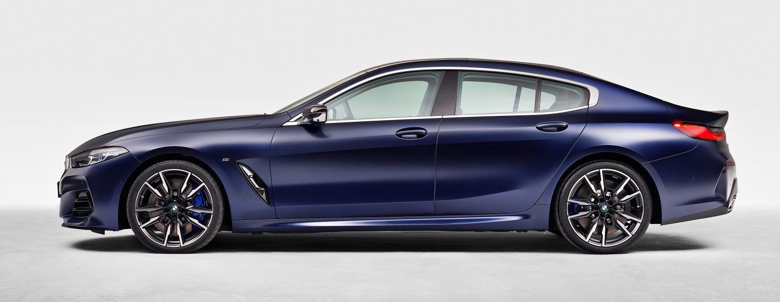 BMW serii 8 Gran Coupe bok