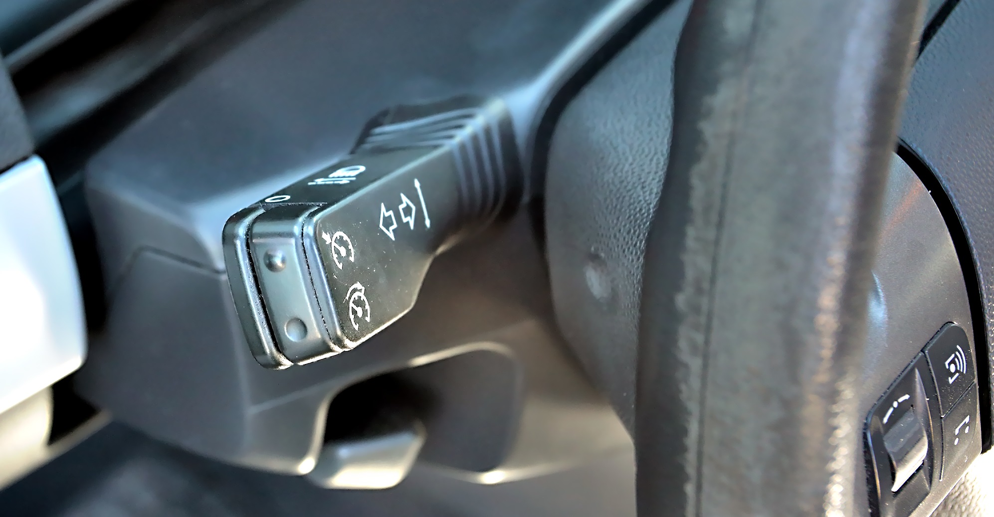 dźwignia kierunkowskazów