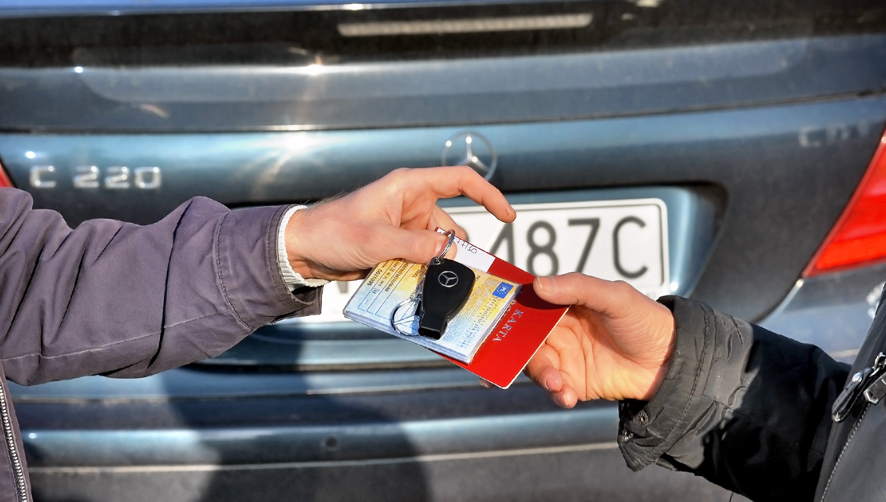 przekazanie dokumentów auta i kluczyków