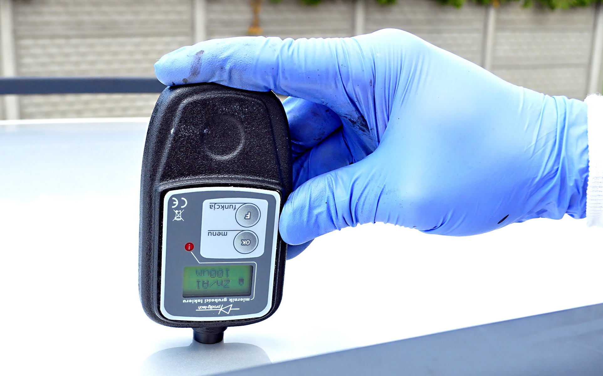 pomiar grubości lakieru