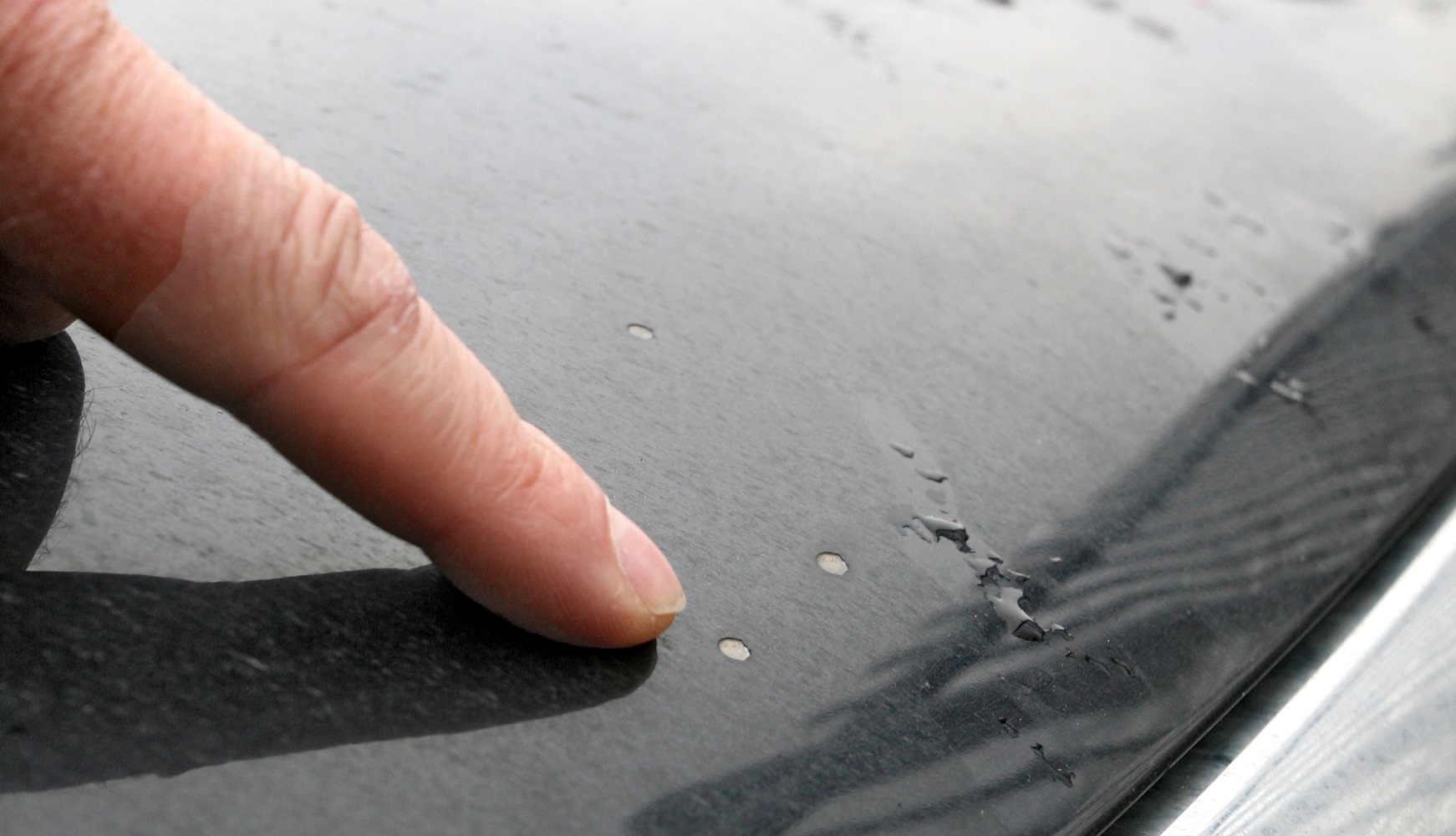 Rysy lakieru, odpryski