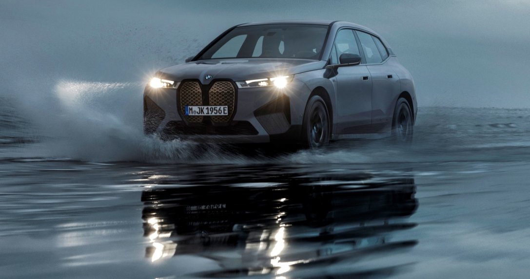 BMW iX M60 przód