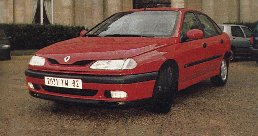 Renault Laguna przód i bok